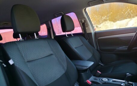 Mitsubishi Outlander III рестайлинг 3, 2013 год, 1 280 000 рублей, 28 фотография