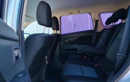 Mitsubishi Outlander III рестайлинг 3, 2013 год, 1 280 000 рублей, 19 фотография