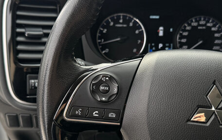 Mitsubishi Outlander III рестайлинг 3, 2019 год, 2 090 000 рублей, 15 фотография