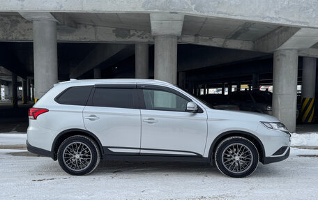 Mitsubishi Outlander III рестайлинг 3, 2019 год, 2 090 000 рублей, 9 фотография