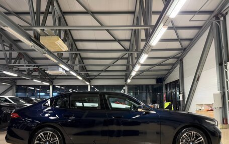 BMW 5 серия, 2025 год, 8 199 000 рублей, 6 фотография