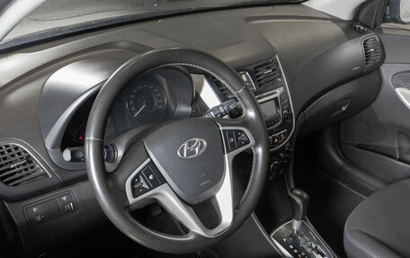 Hyundai Solaris II рестайлинг, 2013 год, 800 000 рублей, 5 фотография