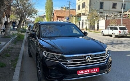 Volkswagen Touareg III, 2018 год, 4 700 000 рублей, 1 фотография