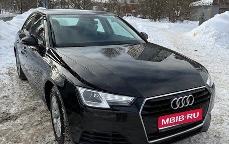 Audi A4, 2018 год, 2 400 000 рублей, 1 фотография