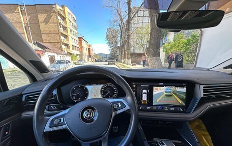 Volkswagen Touareg III, 2018 год, 4 700 000 рублей, 3 фотография