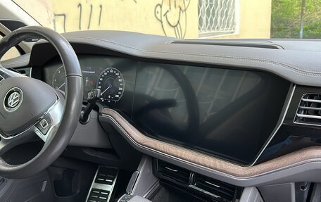 Volkswagen Touareg III, 2018 год, 4 700 000 рублей, 4 фотография