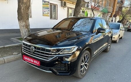 Volkswagen Touareg III, 2018 год, 4 700 000 рублей, 2 фотография