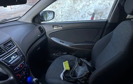 Hyundai Solaris II рестайлинг, 2016 год, 700 000 рублей, 9 фотография