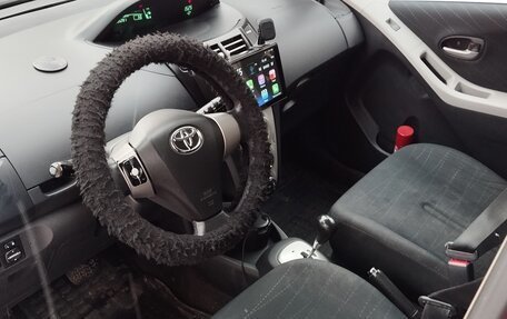 Toyota Yaris III рестайлинг, 2008 год, 460 000 рублей, 7 фотография