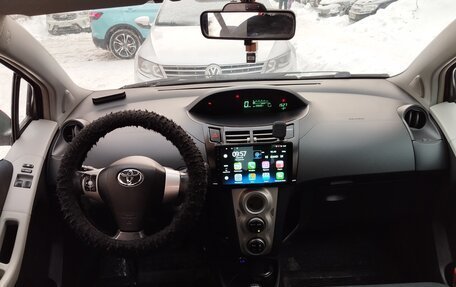 Toyota Yaris III рестайлинг, 2008 год, 460 000 рублей, 9 фотография