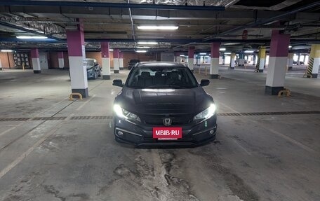 Honda Civic, 2021 год, 1 950 000 рублей, 2 фотография