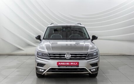 Volkswagen Tiguan II, 2019 год, 2 398 000 рублей, 2 фотография