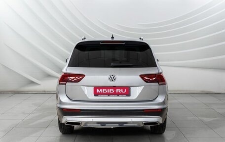 Volkswagen Tiguan II, 2019 год, 2 398 000 рублей, 6 фотография