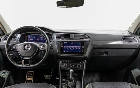 Volkswagen Tiguan II, 2019 год, 2 398 000 рублей, 13 фотография