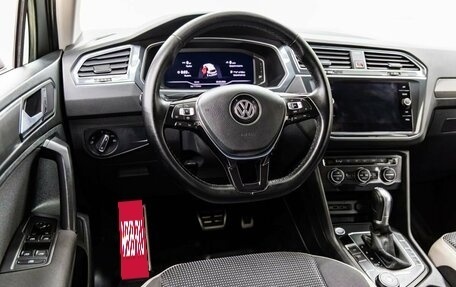 Volkswagen Tiguan II, 2019 год, 2 398 000 рублей, 14 фотография