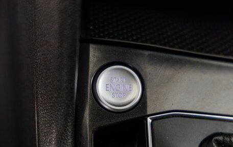 Volkswagen Tiguan II, 2019 год, 2 398 000 рублей, 25 фотография