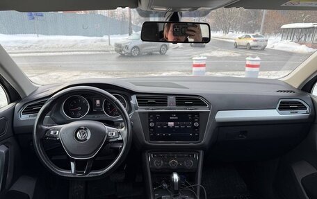 Volkswagen Tiguan II, 2019 год, 2 325 000 рублей, 11 фотография