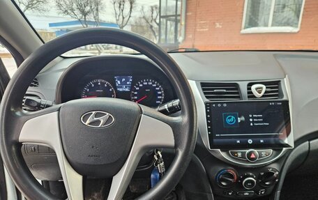 Hyundai Solaris II рестайлинг, 2013 год, 910 000 рублей, 7 фотография