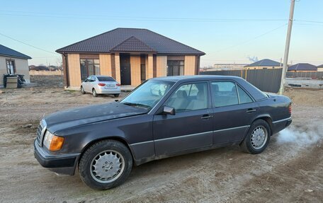 Mercedes-Benz E-Класс, 1993 год, 255 000 рублей, 4 фотография