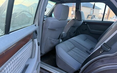 Mercedes-Benz E-Класс, 1993 год, 255 000 рублей, 15 фотография