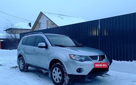 Mitsubishi Outlander III рестайлинг 3, 2007 год, 1 045 000 рублей, 2 фотография