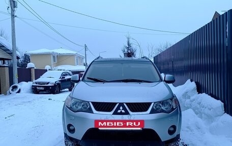 Mitsubishi Outlander III рестайлинг 3, 2007 год, 1 045 000 рублей, 3 фотография