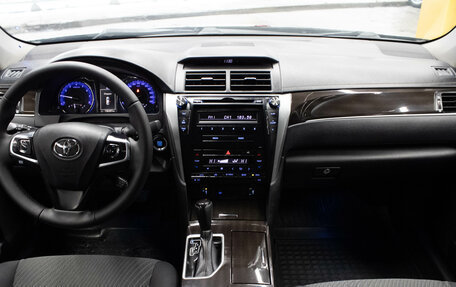 Toyota Camry, 2016 год, 1 899 000 рублей, 10 фотография