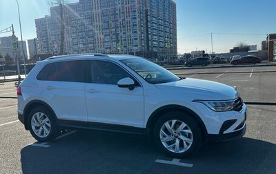 Volkswagen Tiguan II, 2021 год, 2 700 000 рублей, 1 фотография