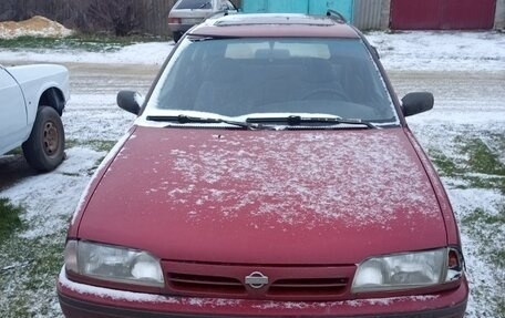 Nissan Primera II рестайлинг, 1993 год, 80 000 рублей, 1 фотография