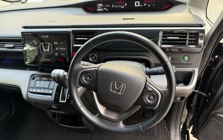 Honda Stepwgn IV, 2015 год, 2 100 000 рублей, 3 фотография