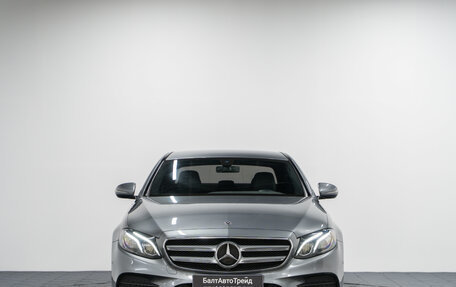 Mercedes-Benz E-Класс, 2019 год, 3 490 000 рублей, 3 фотография