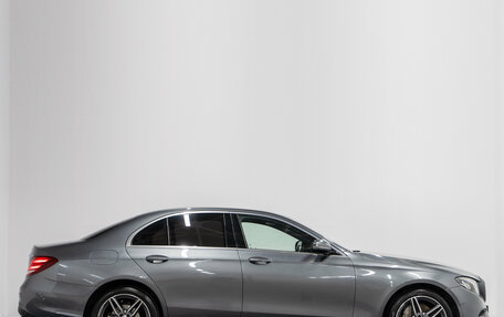 Mercedes-Benz E-Класс, 2019 год, 3 490 000 рублей, 5 фотография