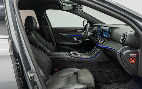 Mercedes-Benz E-Класс, 2019 год, 3 490 000 рублей, 12 фотография