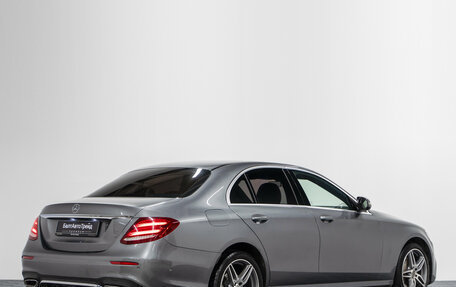 Mercedes-Benz E-Класс, 2019 год, 3 490 000 рублей, 6 фотография