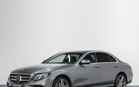 Mercedes-Benz E-Класс, 2019 год, 3 490 000 рублей, 27 фотография