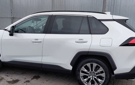 Toyota RAV4, 2021 год, 4 250 000 рублей, 6 фотография