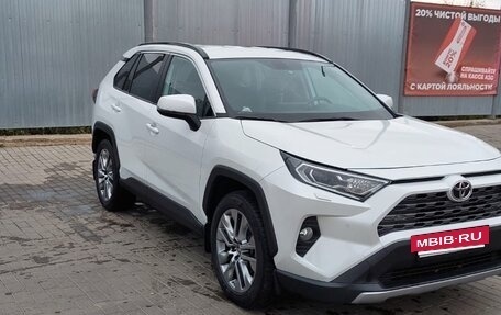 Toyota RAV4, 2021 год, 4 250 000 рублей, 9 фотография