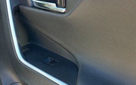 Toyota RAV4, 2021 год, 4 250 000 рублей, 15 фотография