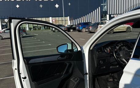 Volkswagen Tiguan II, 2021 год, 2 700 000 рублей, 5 фотография