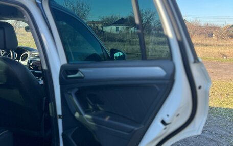 Volkswagen Tiguan II, 2021 год, 2 700 000 рублей, 26 фотография