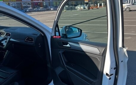 Volkswagen Tiguan II, 2021 год, 2 700 000 рублей, 28 фотография