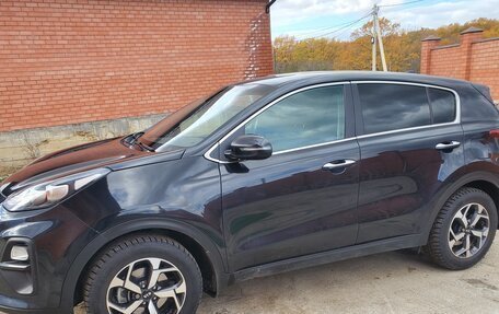 KIA Sportage IV рестайлинг, 2020 год, 2 100 000 рублей, 3 фотография