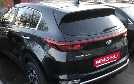 KIA Sportage IV рестайлинг, 2020 год, 2 100 000 рублей, 5 фотография