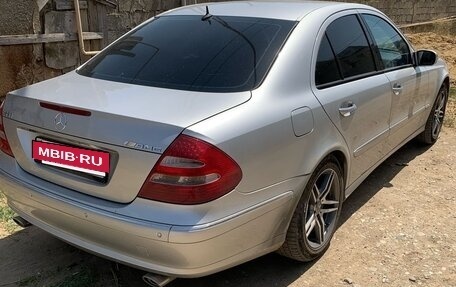 Mercedes-Benz E-Класс, 2005 год, 750 000 рублей, 4 фотография