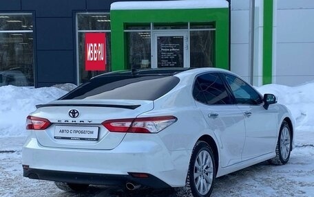 Toyota Camry, 2018 год, 2 499 000 рублей, 5 фотография