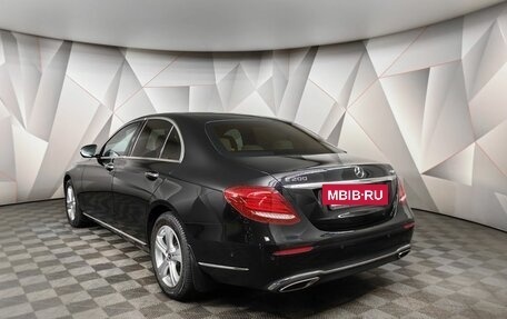 Mercedes-Benz E-Класс, 2019 год, 3 997 000 рублей, 4 фотография