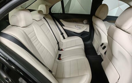 Mercedes-Benz E-Класс, 2019 год, 3 997 000 рублей, 15 фотография