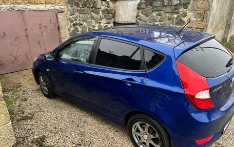 Hyundai Solaris II рестайлинг, 2012 год, 1 000 000 рублей, 3 фотография