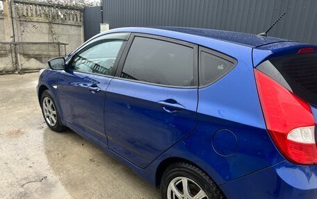 Hyundai Solaris II рестайлинг, 2012 год, 1 000 000 рублей, 9 фотография