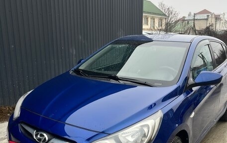 Hyundai Solaris II рестайлинг, 2012 год, 1 000 000 рублей, 6 фотография